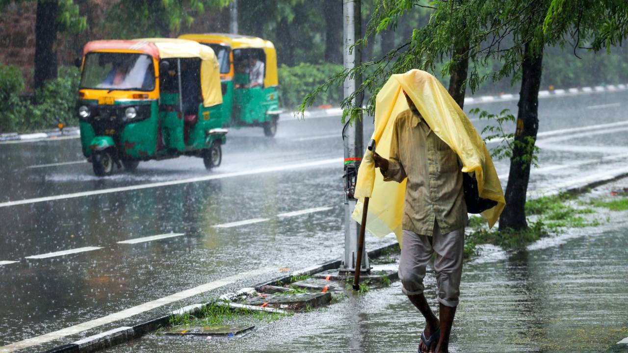 Aaj Ka Mausam 25 October: बंगाल की खाड़ी में बना डिप्रेशन...देश के 15 राज्यों के लिए बनेगा आफत, आंधी-बारिश का अलर्ट जारी