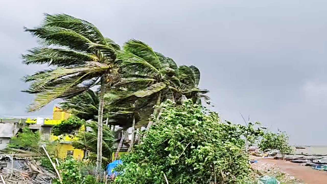 Aaj Ka Mausam 26 September: यूपी, दिल्ली और उत्तराखंड समेत 11 राज्यों में बारिश का अलर्ट, आंधी-तूफान की चेतावनी, IMD का बड़ा अपडेट