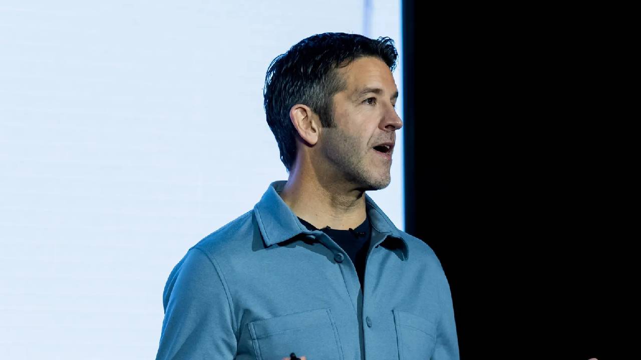John Ternus Salary:Apple के नए CEO को मिलेगी भारी-भरकम सैलरी, रकम जानकर हो जाएंगे हैरान