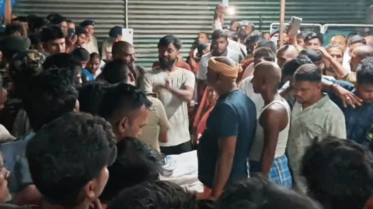 Bihar Boat Accident: वैशाली में दर्दनाक नाव हादसा, मृतकों का आंकड़ा 13 पहुंचा, PM मोदी ने किया 2 लाख रुपये के मुआवजे का ऐलान