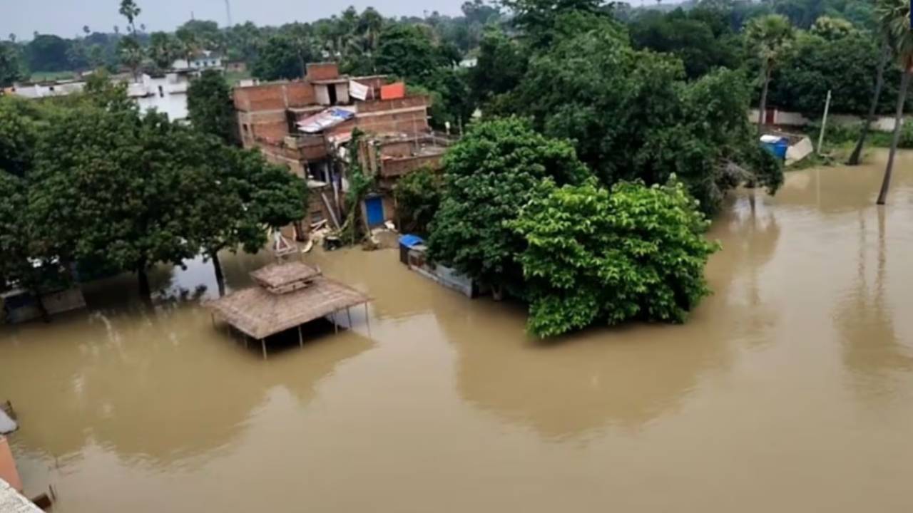 Bihar News: बिहार में गंगा नदी का प्रकोप, निचला इलाका हुआ पानी-पानी; राहत कार्यों में आई तेजी