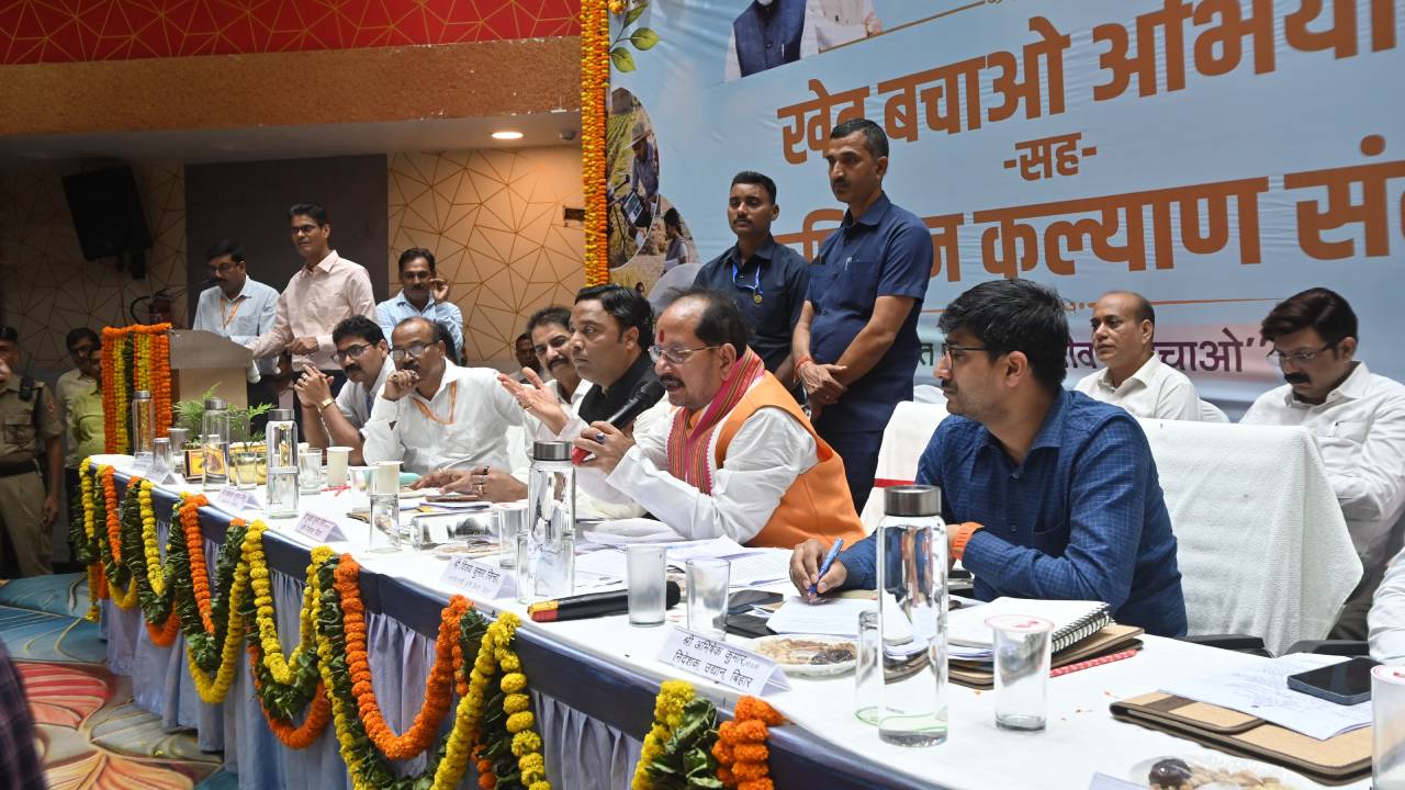 Bihar News: विजय कुमार सिन्हा ने शुरू किया 'खेत बचाओ, जीवन बचाओ' अभियान, 16 लाख किसानों को जागरूक करने का लक्ष्य