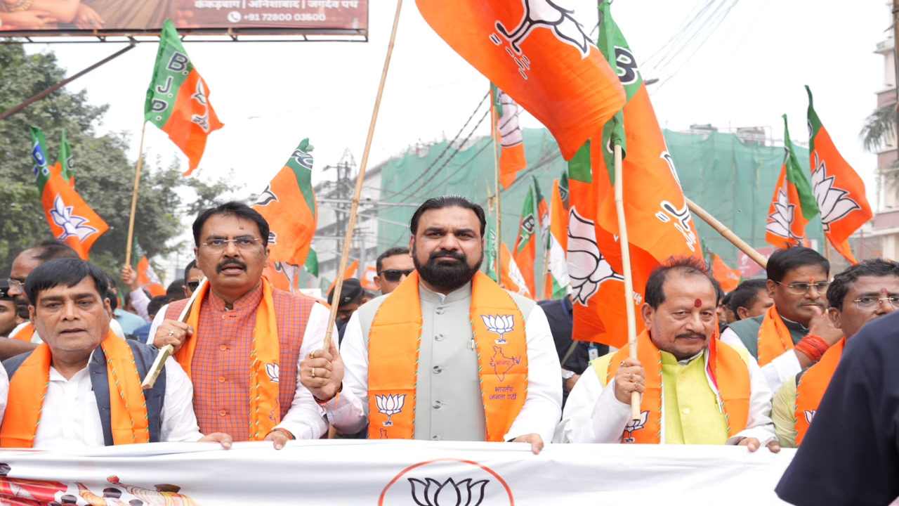 Bihar News: ‘लोकतंत्र बचाओ, अराजकता हटाओ’ मार्च में शामिल हुए CM सम्राट चौधरी, कांग्रेस पर साधा निशाना