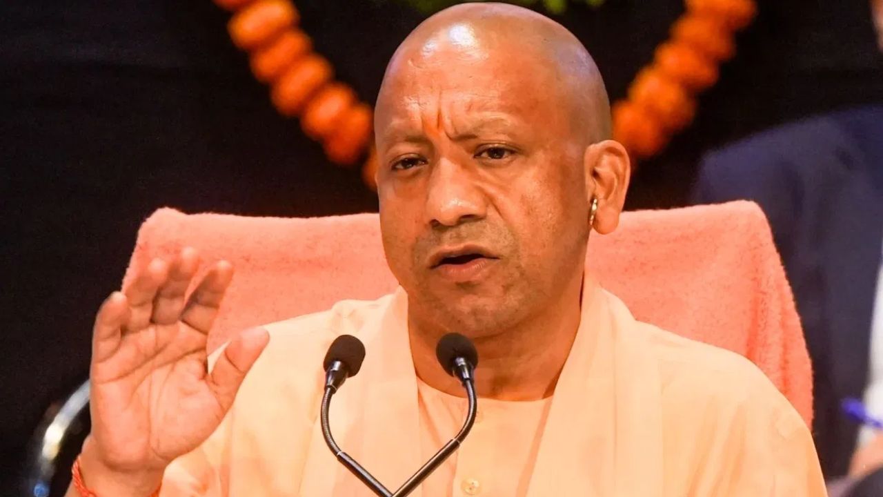 स्कूलों की बदहाली पर सीएम योगी सख्त, अधिकारियों को शिकायतों के तुरंत समाधान के निर्देश