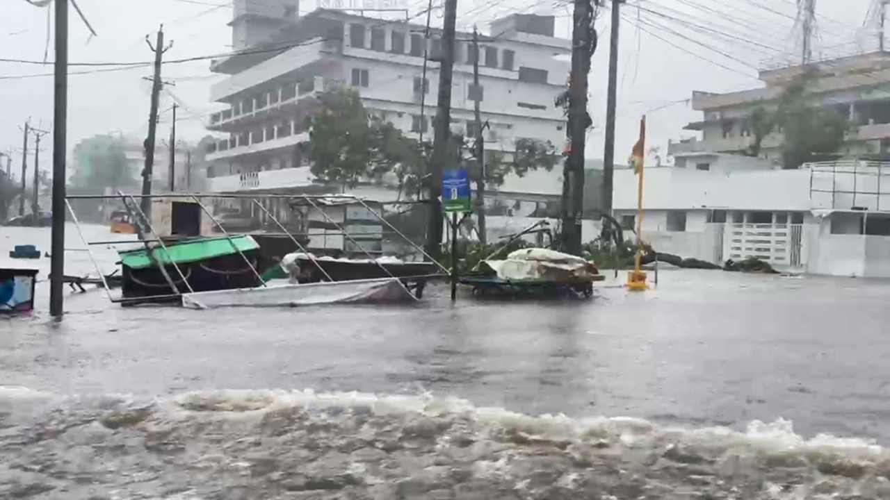 Cyclone Arnab: चक्रवात अर्नब का कहर, 55 हजार लोग सुरक्षित निकाले, 3 की मौत, 39 NDRF टीमें तैनात