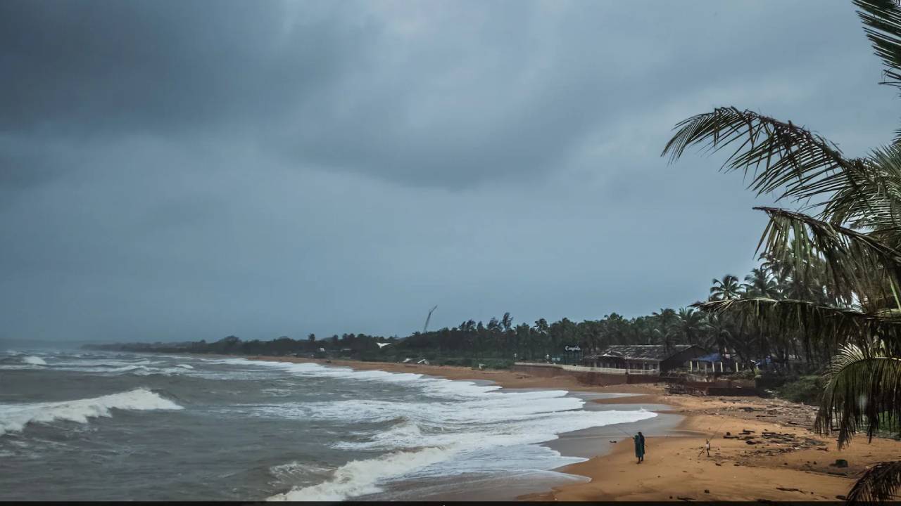 Cyclone Arnab:आंध्र प्रदेश की ओर बढ़ रहा चक्रवात 'अर्नब', ओडिशा में भी दिख रहा जबरदस्त असर; अगले 36 घंटों के लिए कई जिले में हाई अलर्ट