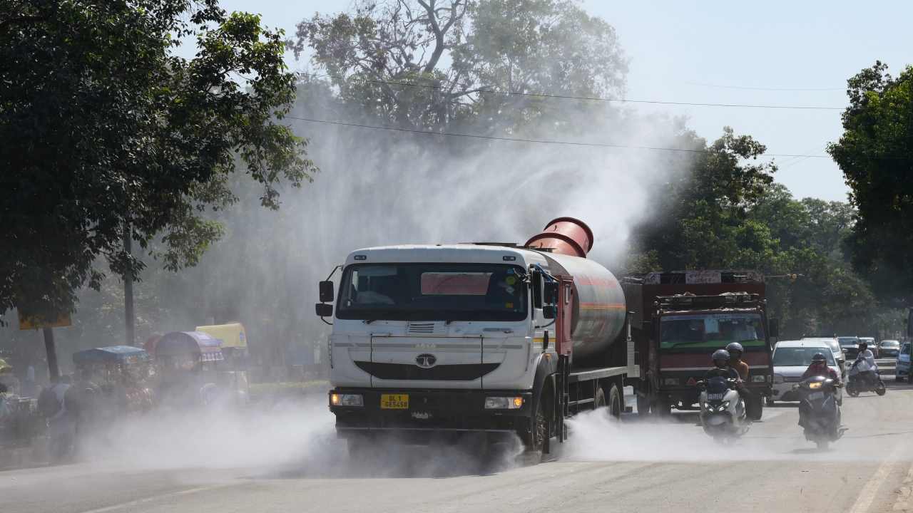 Delhi Pollution: दिल्ली की हवा हुई खराब, AQI 226 दर्ज; GRAP-1 लागू, कई इलाकों में 300 के पार पहुंचा प्रदूषण