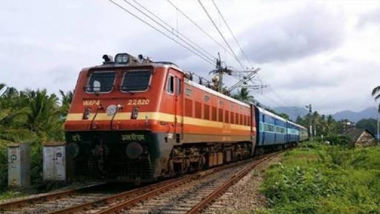 त्योहारी सीजन में यात्रियों को बड़ी राहत, NCR चलाएगा 1,053 स्पेशल ट्रेन ट्रिप; यहां चेक करें रूट