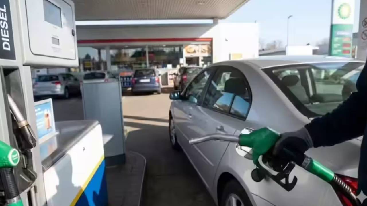Fuel Crisis: अब इस देश में गहराया तेल संकट, 9 में से 1 पेट्रोल पंप पर ईंधन की कमी
