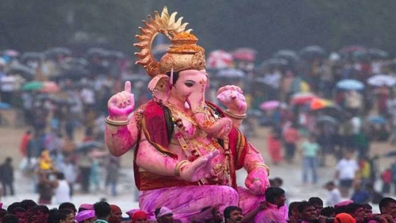 Ganesh Visarjan 2026: 3, 5, 7 या 10 दिन...कब करना चाहिए गणेश जी की मूर्ति का विसर्जन? यहां देखें क्या कहता है हिंदू धर्म