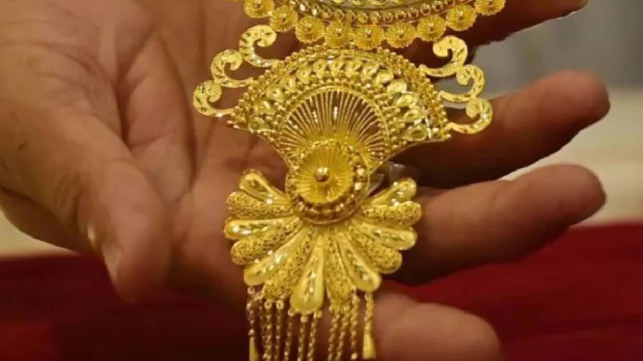 Gold Price Today: अगस्त की शुरुआत में सोना हुआ सस्ता, चांदी की कीमत स्थिर, जानें गिरावट की वजह