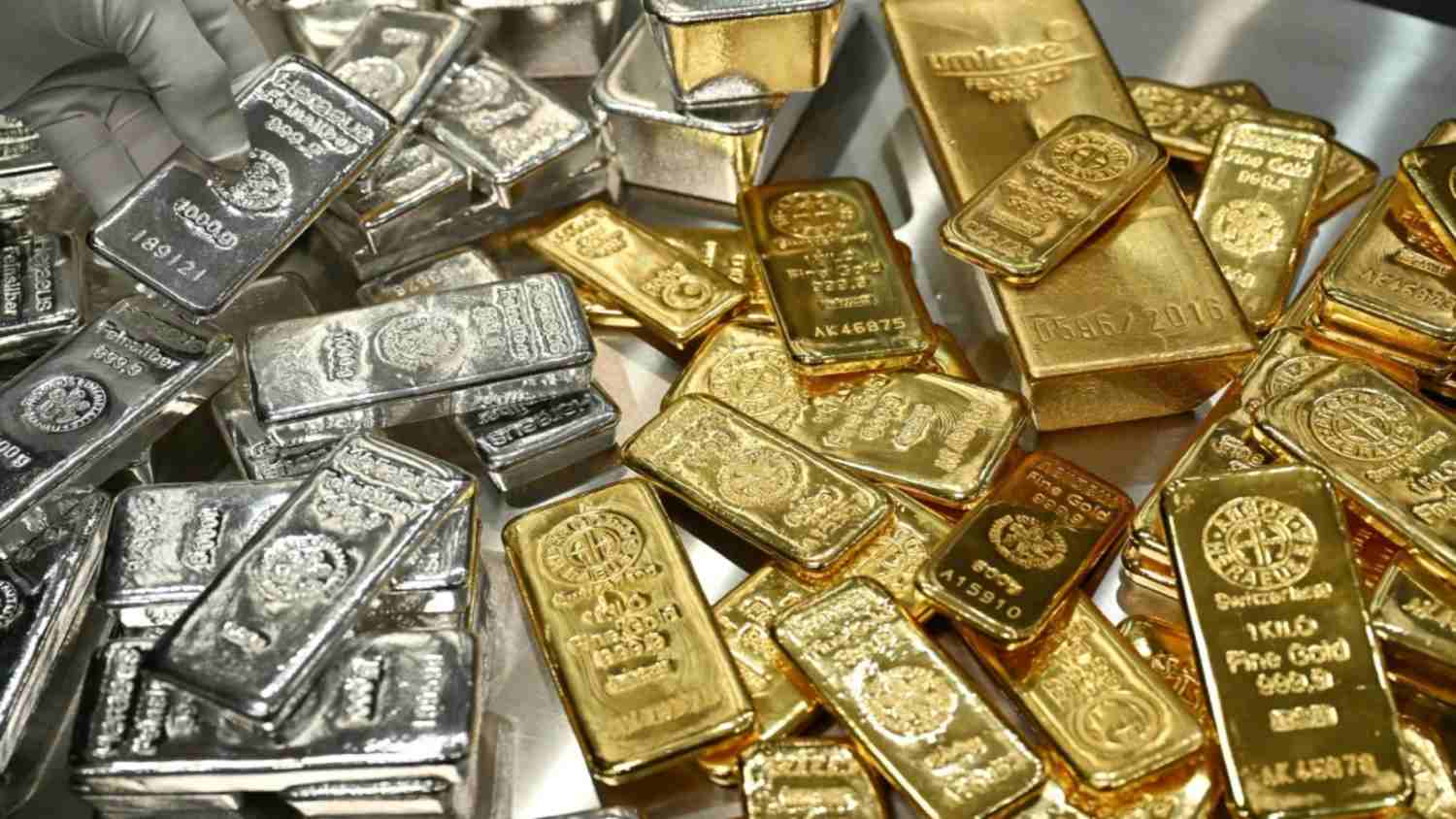 Gold Price Today: सोने-चांदी के दाम में बड़ी गिरावट, सोना ₹4,133 और चांदी ₹9,297 सस्ती