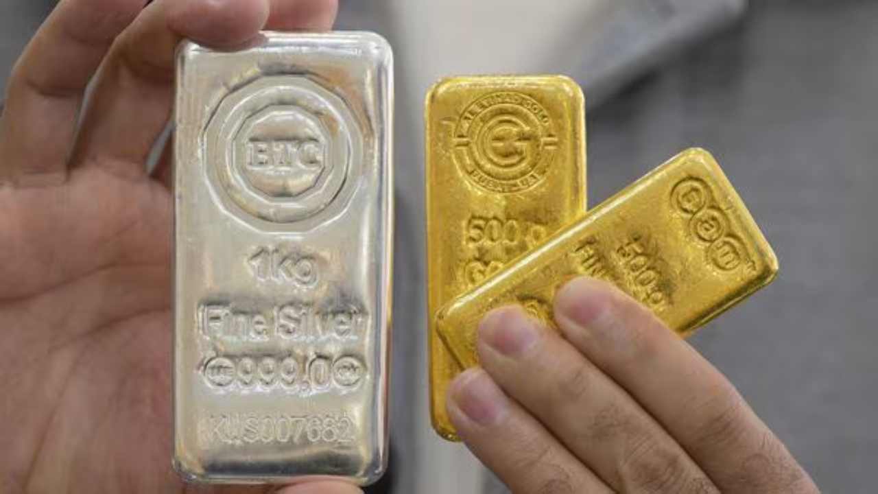 Gold-Silver Price Today 21 October: त्योहारी सीजन में सोने-चांदी के भाव गिरे या चढ़े? यहां देखें आपके शहर में क्या है ताजा कीमत