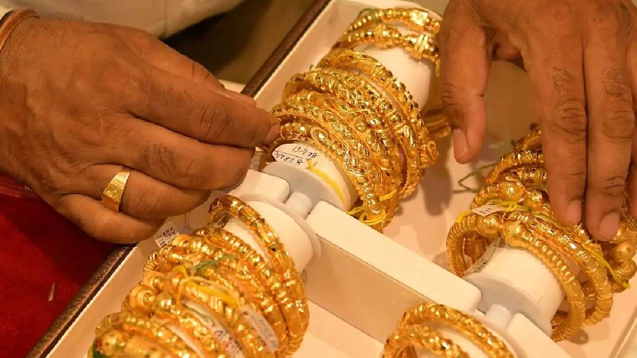 Gold Silver Price Today: सोना हुआ महंगा, चांदी भी ऊंचे स्तर पर, जानिए आज आपके शहर का ताजा भाव