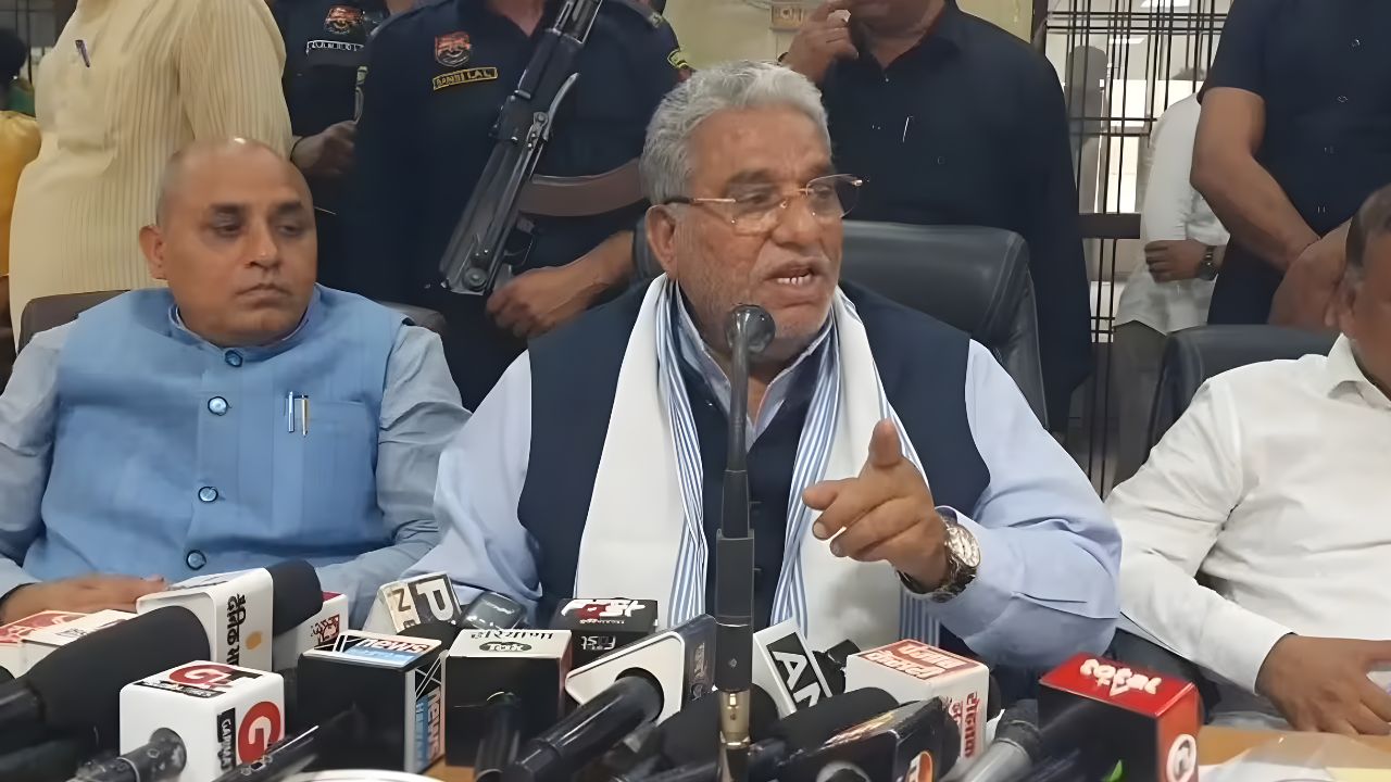 Haryana News: हरियाणा में अधूरे विकास कार्यों को मिलेगी रफ्तार, गांवों में सफाई, खेल सुविधाओं और सामुदायिक ढांचे को किया जाएगा मजबूत
