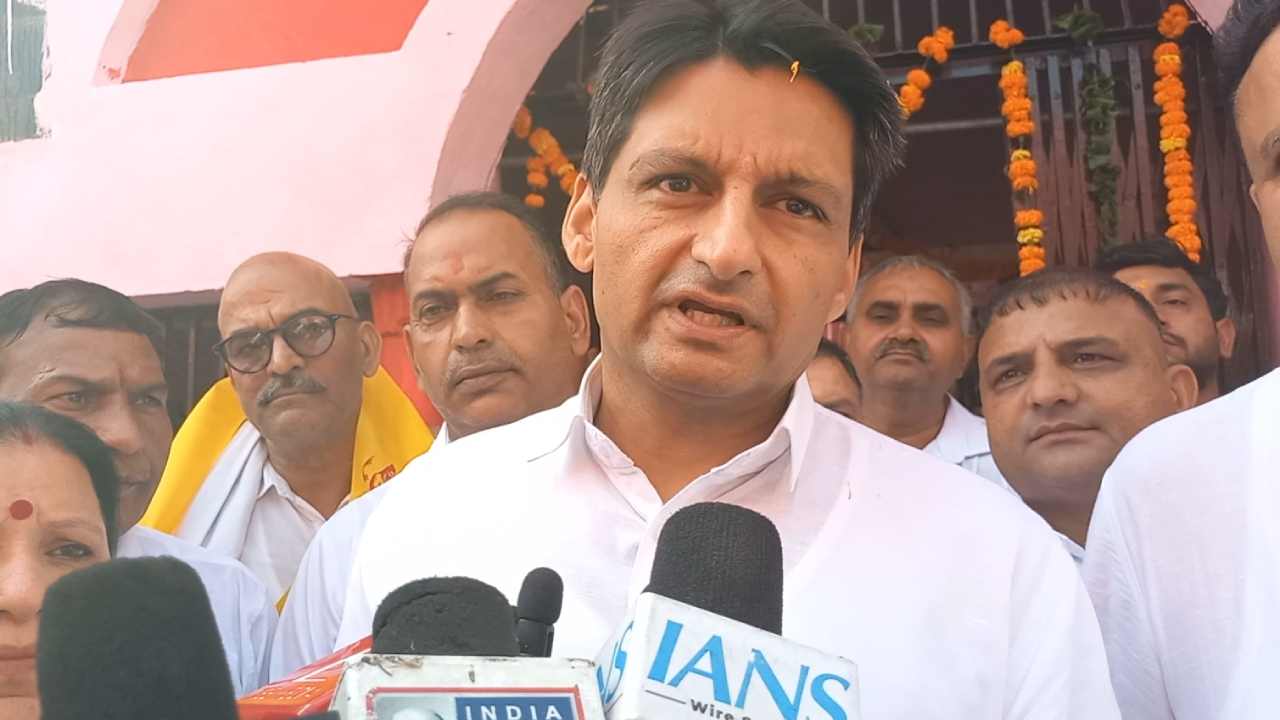 Haryana News: कांग्रेस सांसद दीपेंद्र हुड्डा का BJP पर तीखा हमला,बोले- हरियाणा में तो पूरी सरकार ही चोरी हो गई!