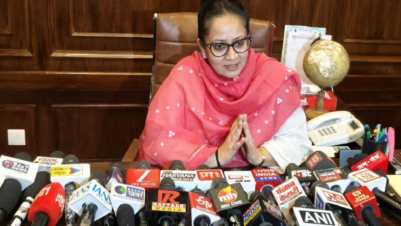 Haryana News: हरियाणा के अस्पतालों से ब्लड बैंकों तक अपग्रेड होंगी सुविधाएं, आधुनिक उपकरणों की खरीद मंजूर