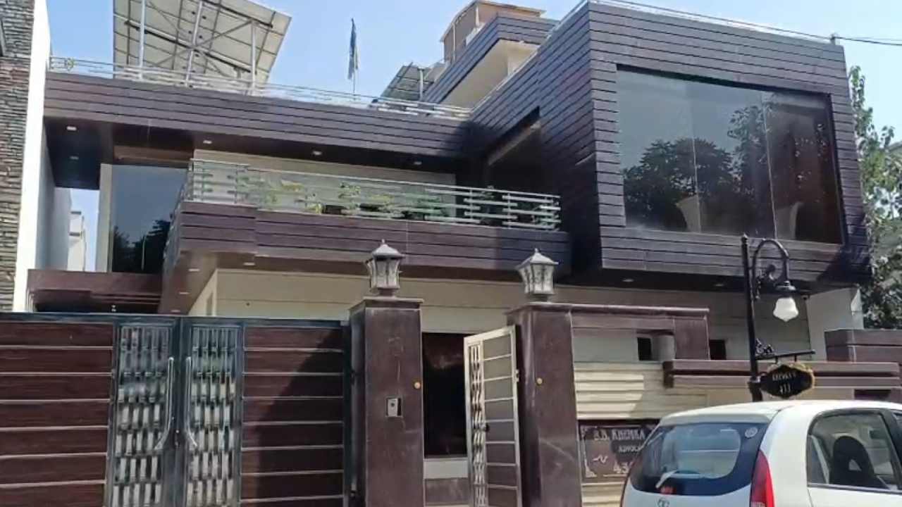 Haryana News: हरियाणा के सिरसा में बड़ी लूट, नौकरानी ने दो साथियों के साथ परिवार को बनाया बंधक; सोना और लाखों की नकदी लेकर फरार