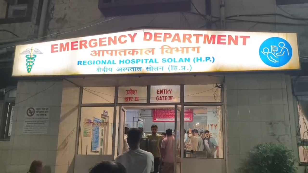 Himachal News: हिमाचल के सोलन के चौक बाजार में खूनी झड़प, चाकूबाजी में युवक की मौत