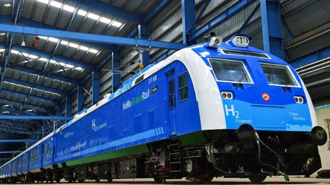 Hydrogen Train: नो पॉल्यूशन, कम किराया और हाईटेक सफर... जानिए हाइड्रोजन ट्रेन की खासियतें