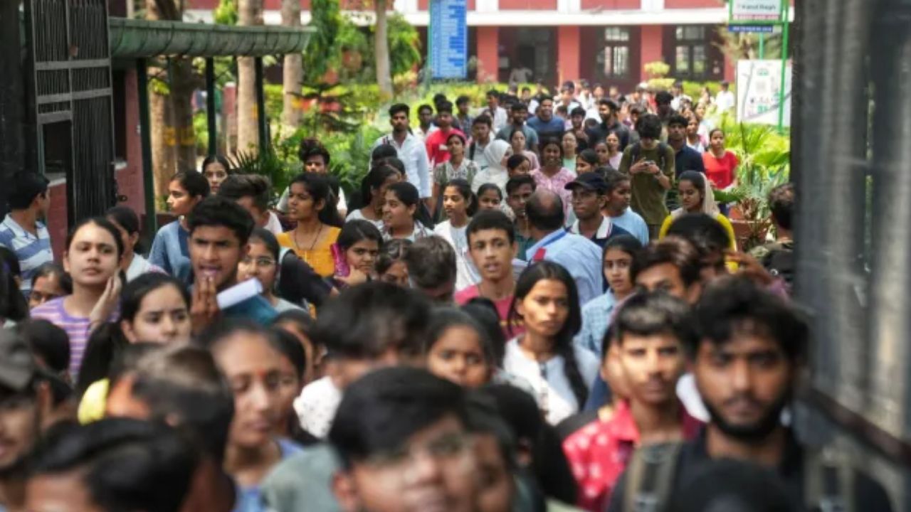 IBPS Clerk Recruitment 2026: आवेदन की तारीख बढ़ी, 11,403 पदों के लिए दिन तक कर सकेंगे अप्लाई
