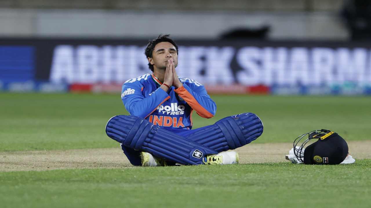 IND vs NZ: न्यूजीलैंड के गेंदबाजों की उड़ी धज्जियां, अभिषेक के शतक से भारत ने जीती T20 सीरीज