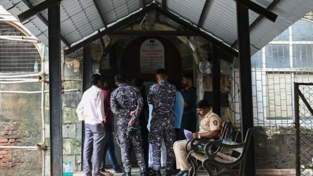 मुंबई में नौसेना जवान, पत्नी और दो बच्चों की एक साथ मौत; पत्नी ने पहले ही जताया था डर
