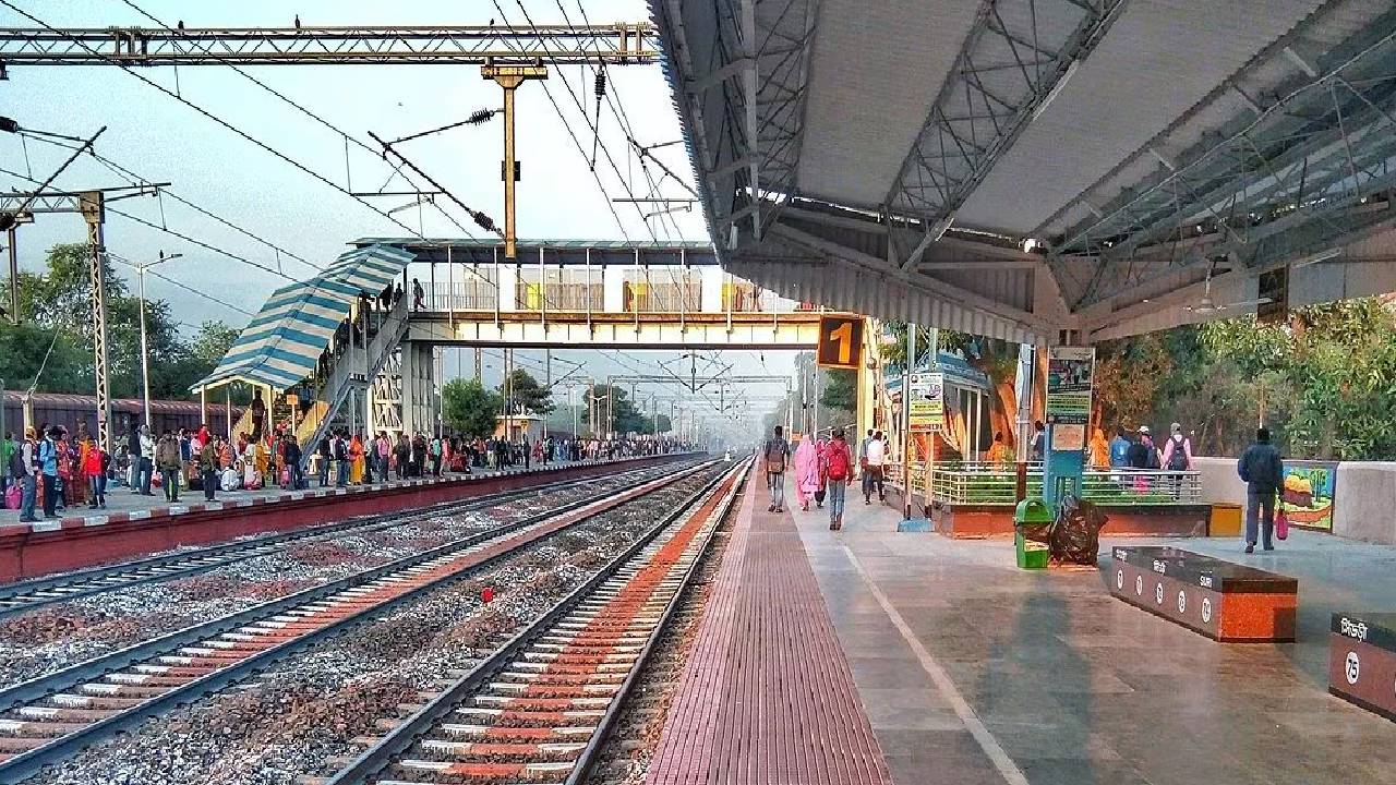 त्योहारों पर रेलवे की बड़ी सौगात, 102 फेरे में चलेगी स्पेशल ट्रेन; कल से कर सकते हैं बुकिंग