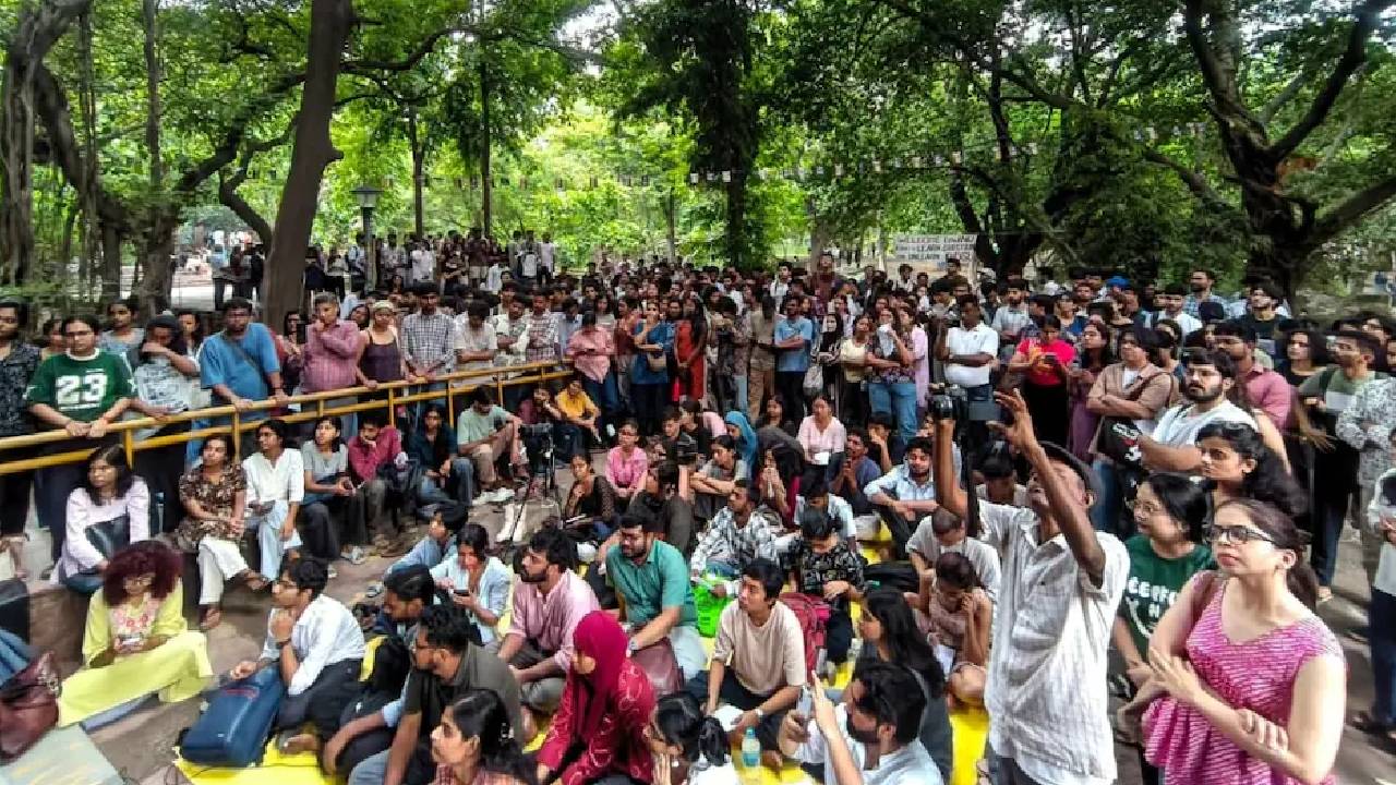 JNU Campus: JNU में उमर खालिद के समर्थन में लगे नारे, 'सारे साथी छूटेंगे' के लगाए गए नारे