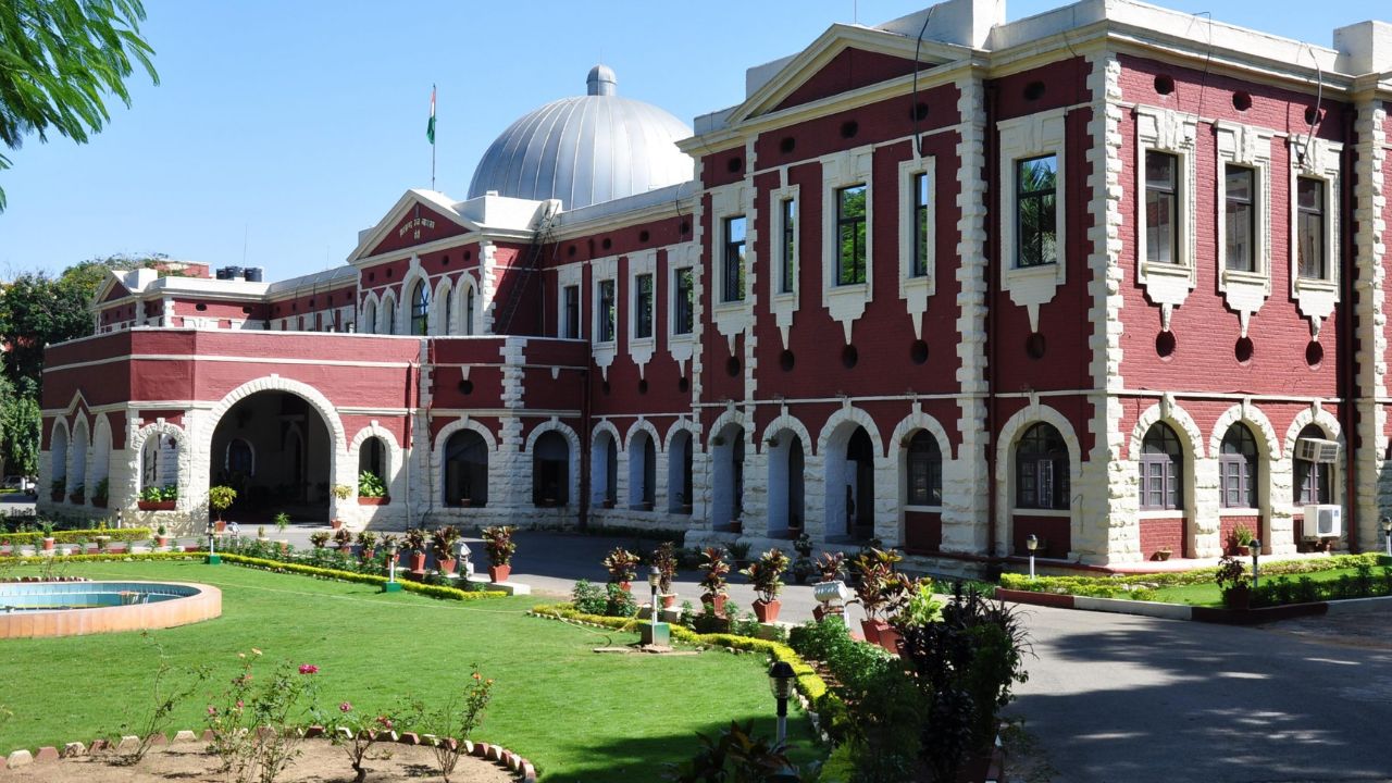 झारखंड में JPSC भर्तियों पर बड़ा फैसला, हाईकोर्ट ने नियुक्तियां रद्द करने के आदेश पर लगाई रोक