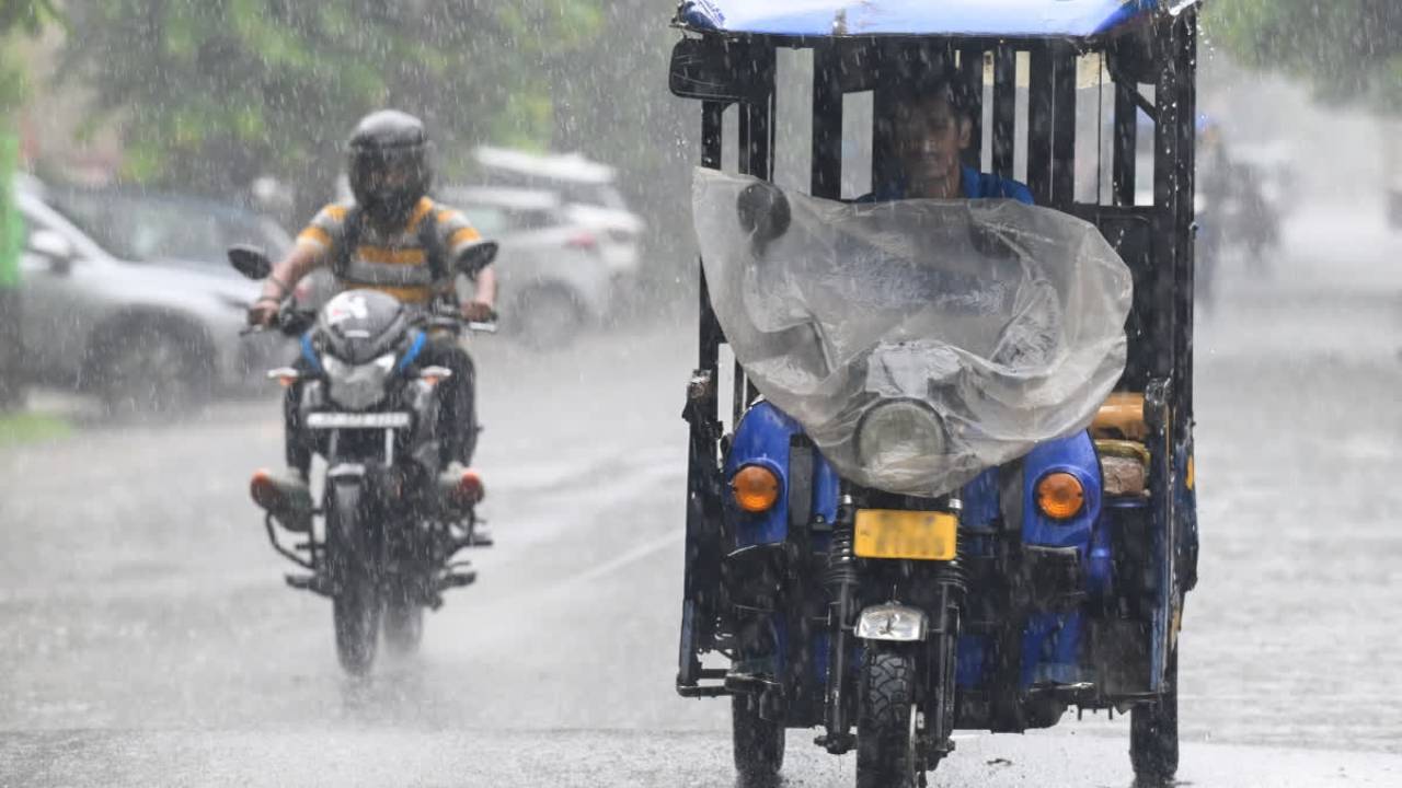Kal Ka Mausam 23 October: इन 15 राज्यों में बारिश का खतरा बरकरार, पहाड़ी राज्यों में बर्फबारी रहेगी जारी; यहां पढ़ें IMD का ताजा अपडेट
