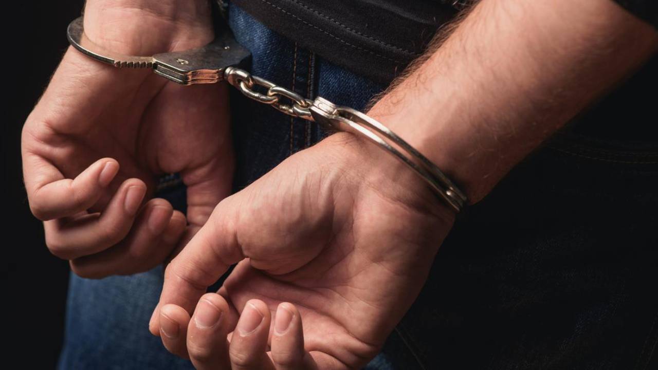 MP News: सागर जहरीली शराब कांड में पुलिस का बड़ा एक्शन, 30 हजार के इनामी आरोपी शिवांजय राजपूत मुठभेड़ के बाद गिरफ्तार