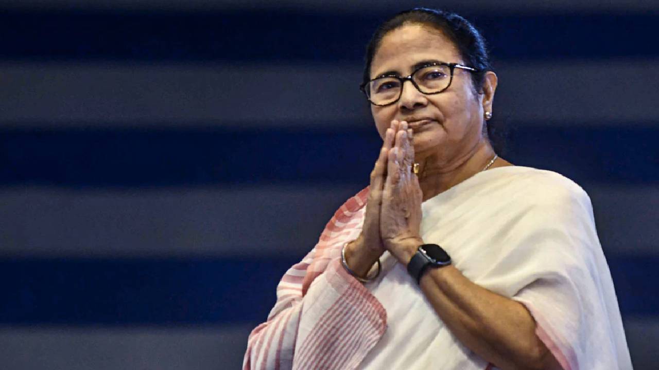 TMC को लेकर सुप्रीम कोर्ट सख्त...सिंबल फ्रीज विवाद पर मांगा जवाब, चुनाव आयोग से भी किया सवाल