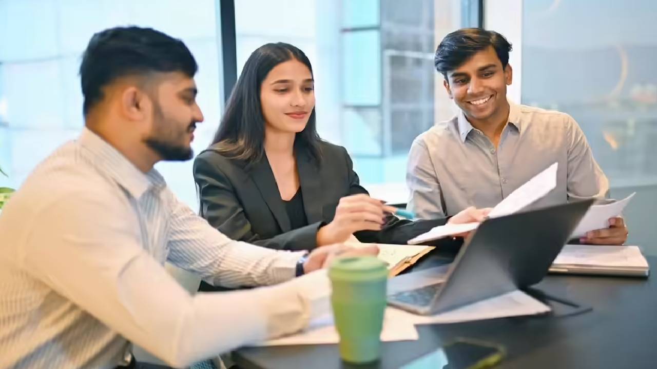 21 हजार रुपये तक कमाने वाले कर्मचारियों के लिए बड़ी खबर, मिल सकता है सालाना बोनस