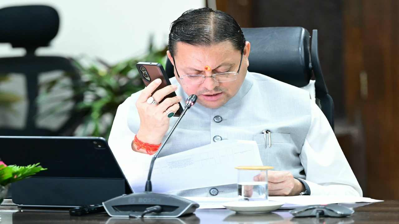Uttarakhand News: CM धामी का अधिकारियों को निर्देश, शिकायतों का जल्द समाधान करें; 15 दिन में पाइपलाइन-सीवर ऑडिट रिपोर्ट मांगी