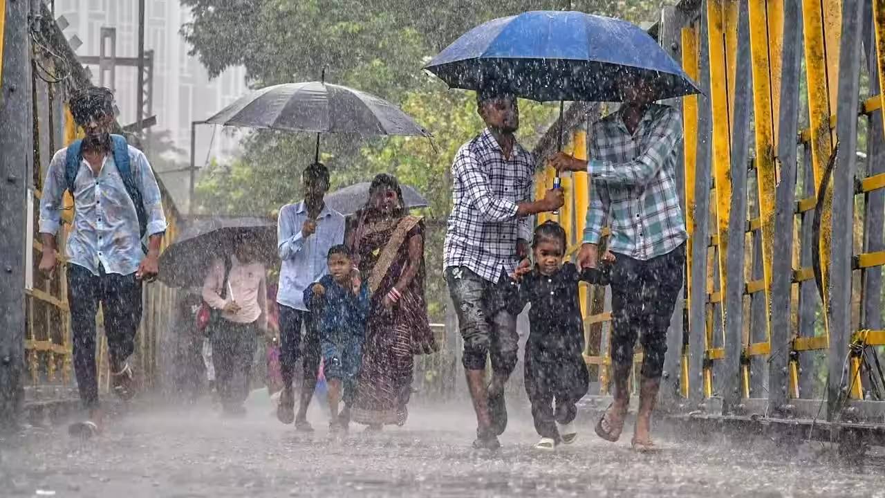 Kal Ka Mausam 5 September 2026: इन राज्यों में भारी बारिश की संभवाना, जानें दिल्ली-एनसीआर में कैसा रहेगा मौसम