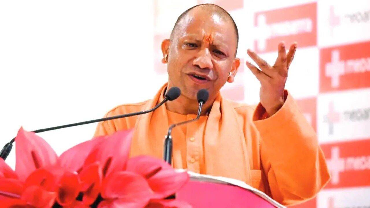 Uttar Pradesh News: यूपी के 1.21 करोड़ पेंशनधारकों को तोहफा, योगी सरकार ने 1000 से बढ़ाकर 1500 की राशि