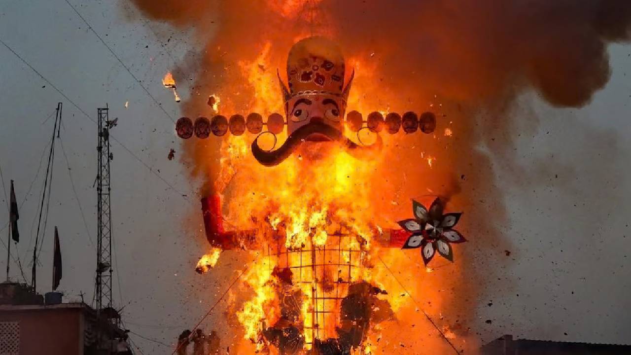 Dussehra 2026: कब मनाई जाएगी विजयादशमी? जानें रावण दहन और पूजा का शुभ समय