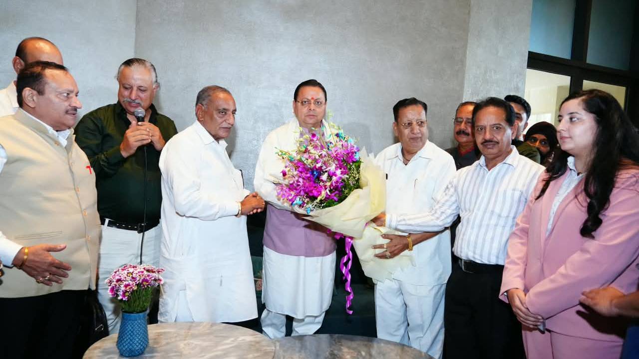 Uttrakhand News: सीएम धामी ने देहरादून में ज्वैलरी एग्जीबिशन का किया अवलोकन, बोले- उत्तराखंड के पारंपरिक आभूषणों को मिले ‘लोकल टू ग्लोबल’ पहचान