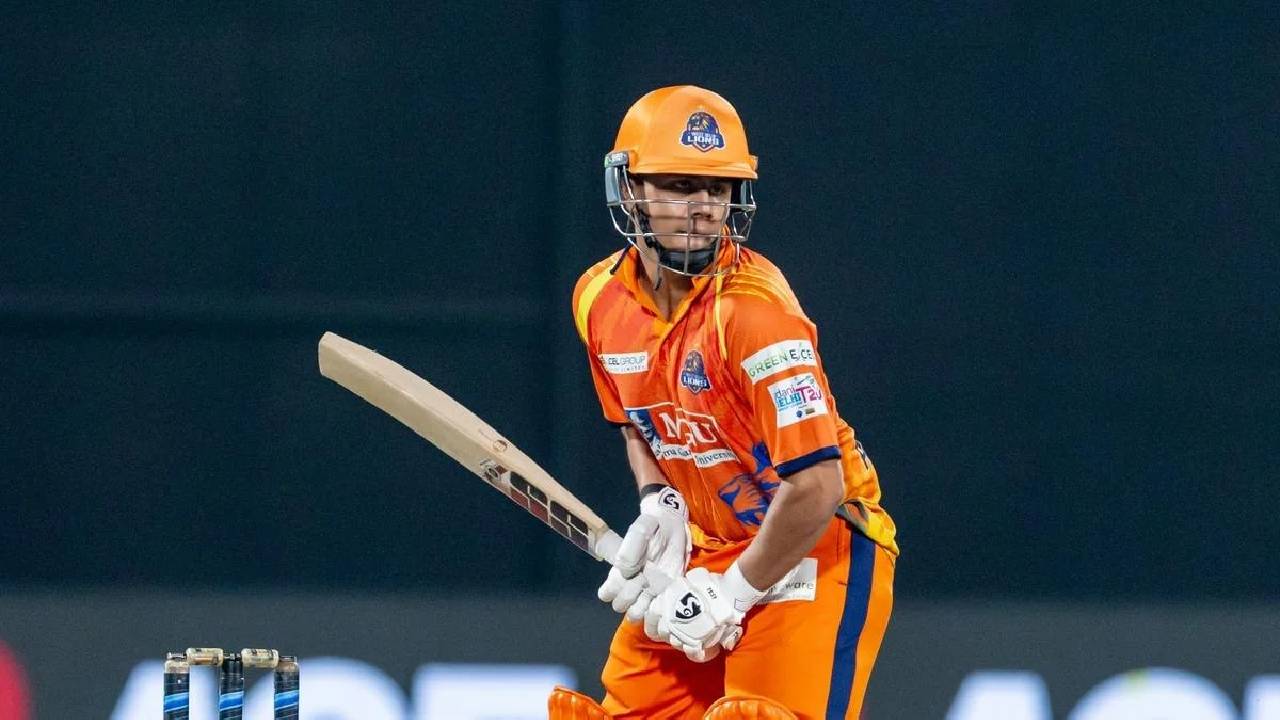 173 रनों की सुनामी! सहवाग के बेटे आर्यवीर ने चौके-छक्कों से मचाया कोहराम, गेंदबाजों के उड़ाए होश