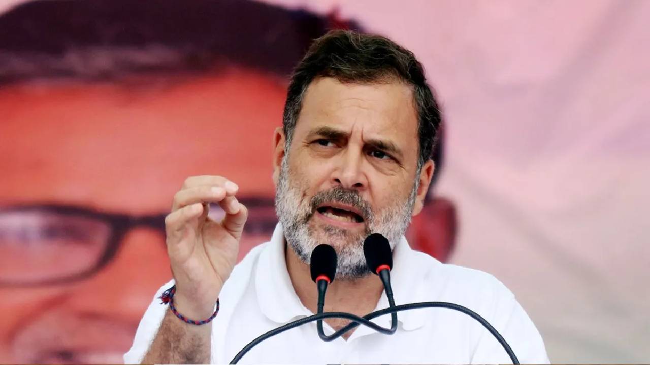 राहुल गांधी के विदेश दौरे पर सियासी घमासान, BJP ने फ्लाइट का वीडियो शेयर कर साधा निशाना