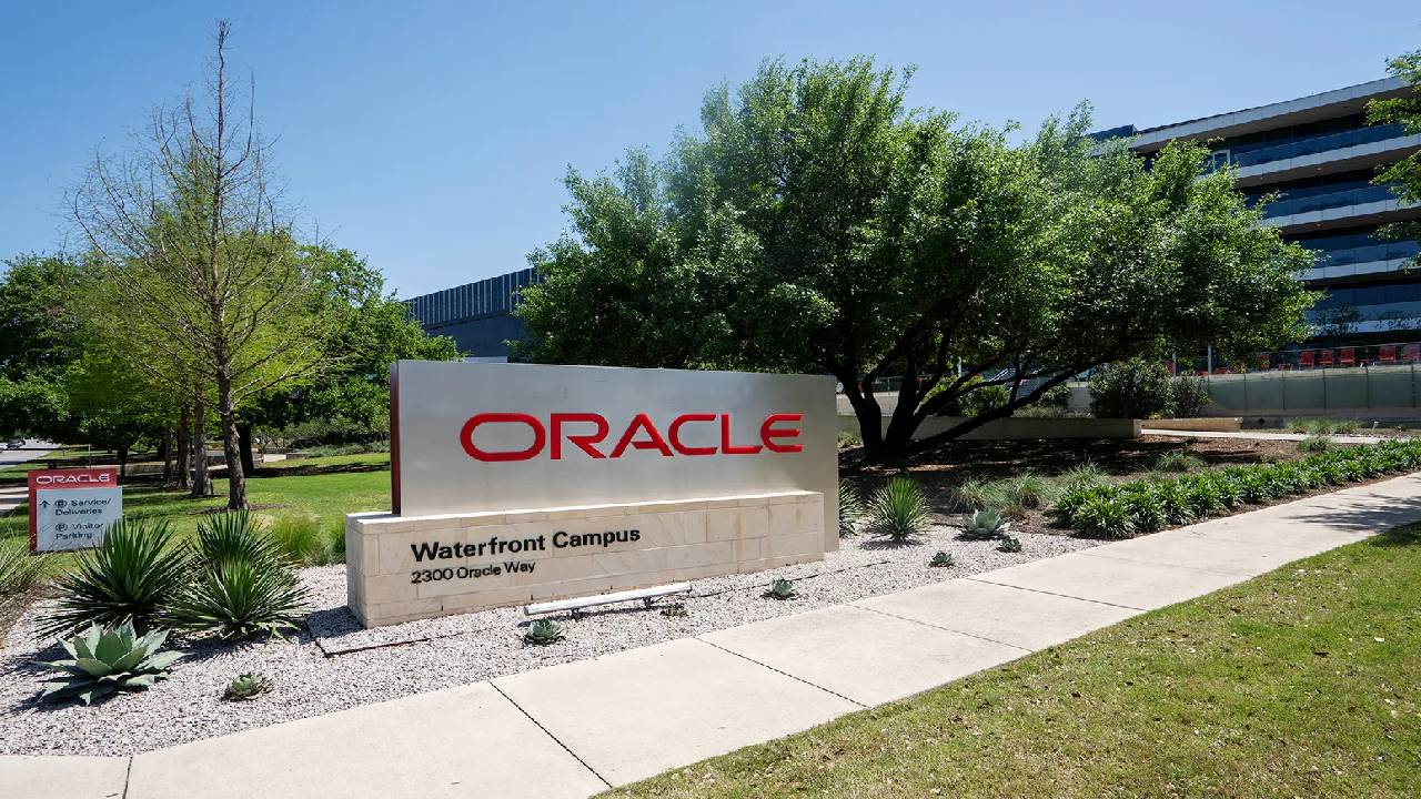 Oracle में फिर छंटनी की तैयारी, भारत में हजारों कर्मचारियों पर पड़ सकता है असर