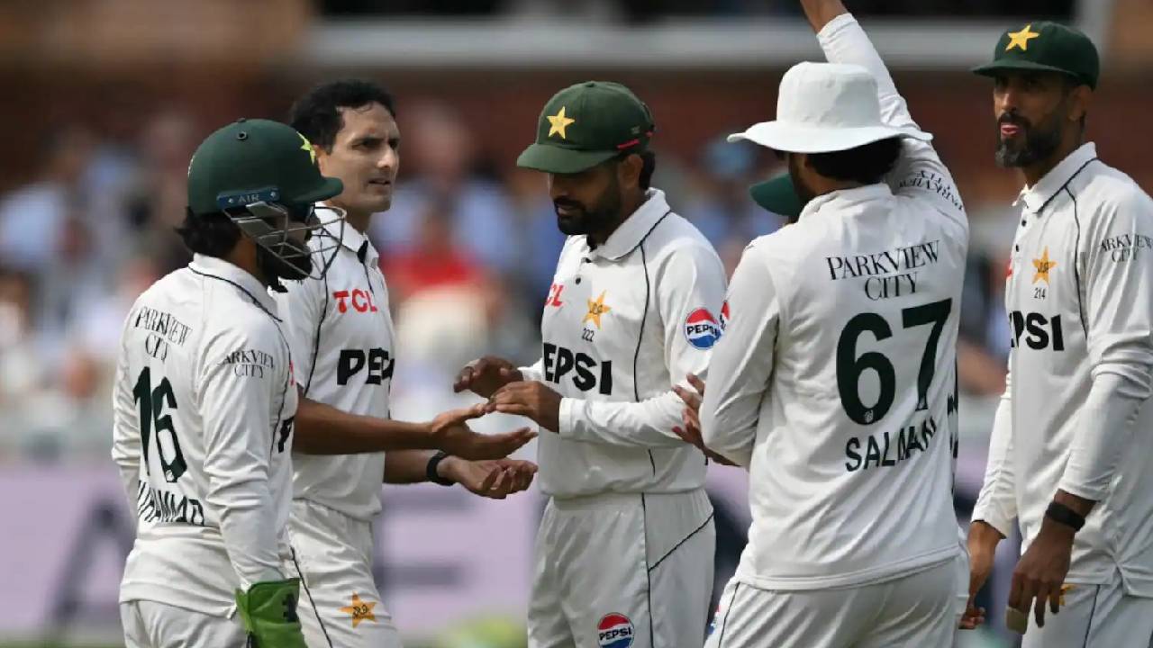 इंग्लैंड दौरे पर बढ़ा विवाद, PCB ने जब्त किए पाकिस्तानी खिलाड़ियों  के मोबाइल फोन