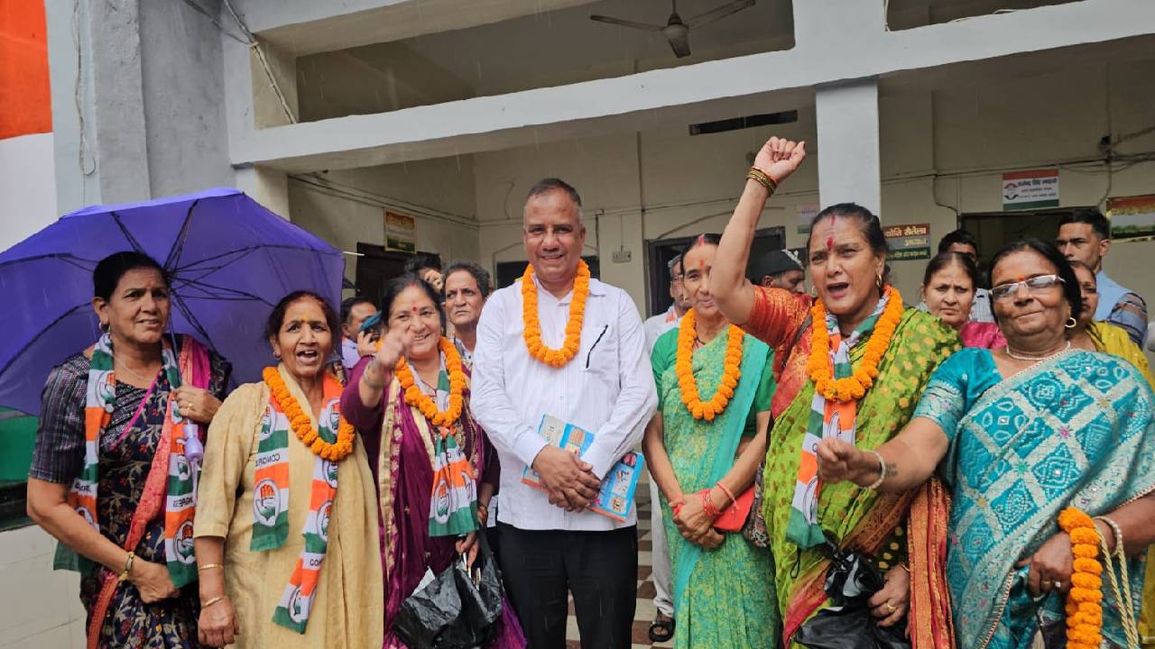 Uttarakhand News: रायपुर विधानसभा के 200 लोगों ने थामा कांग्रेस का हाथ, गोदियाल बोले- बदलाव का समय