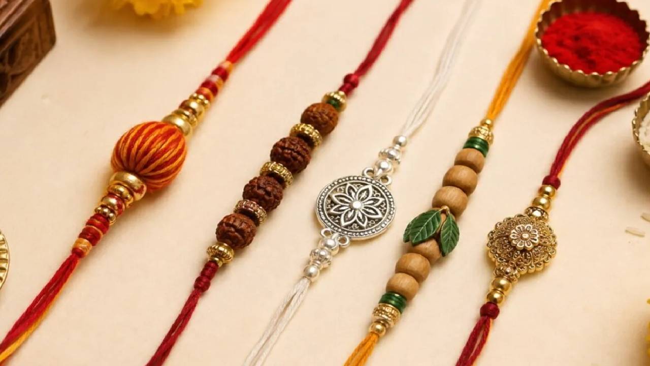 Raksha Bandhan 2026: 28 अगस्त को मनाया जाएगा रक्षाबंधन, जानें राखी बांधने का सही तरीका और शुभ मुहूर्त