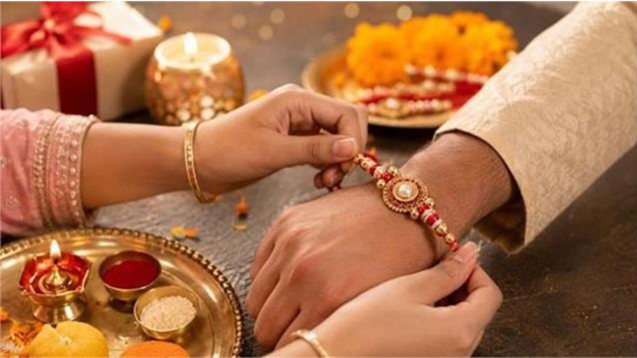 Raksha Bandhan 2026: सोने-चांदी की राखी या एकदम सिंपल...शास्त्रों में बताया किसका हैं ज्यादा महत्व