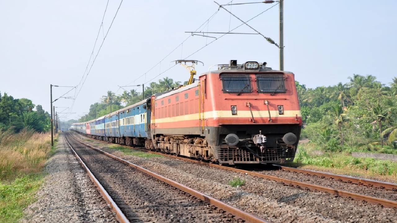 दिवाली-छठ पर घर जाना हुआ आसान, दिल्ली से पटना के लिए चलेगी रोजाना स्पेशल ट्रेन