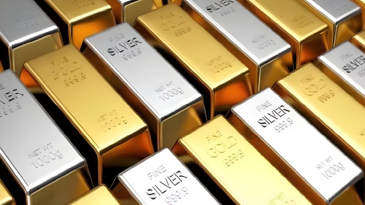Today Gold-Silver Price: सोना-चांदी की चमक फिर लौटी, खरीदारी से पहले देख लें 10 जुलाई के नए रेट