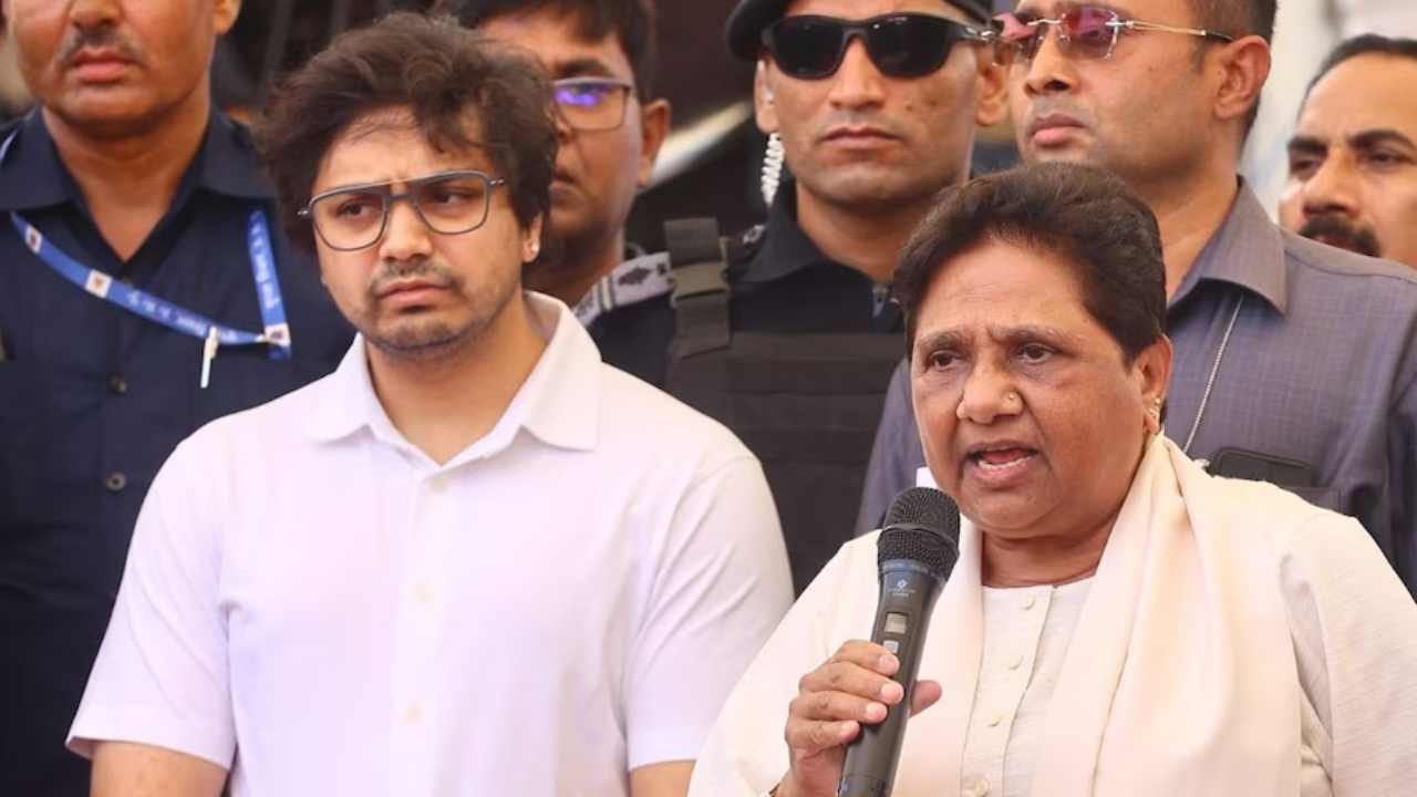 UP News BSP में आकाश आनंद की वापसी, मायावती ने फिर बनाया राष्ट्रीय संयोजक