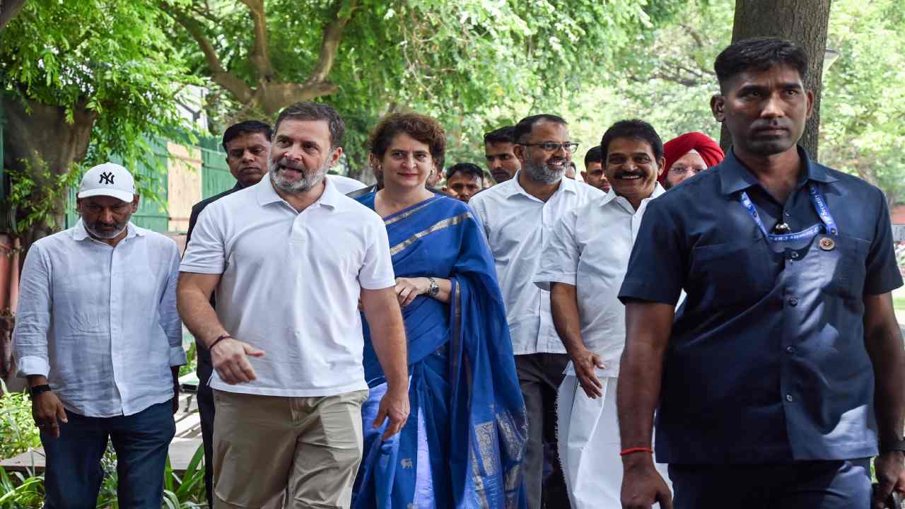 Uttarakhand News: उत्तराखंड पेपर लीक पर सियासी घमासान, राहुल गांधी ने सरकार पर लगाए गंभीर आरोप